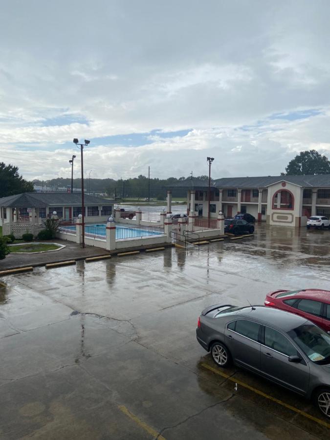 Americas Value Hotel