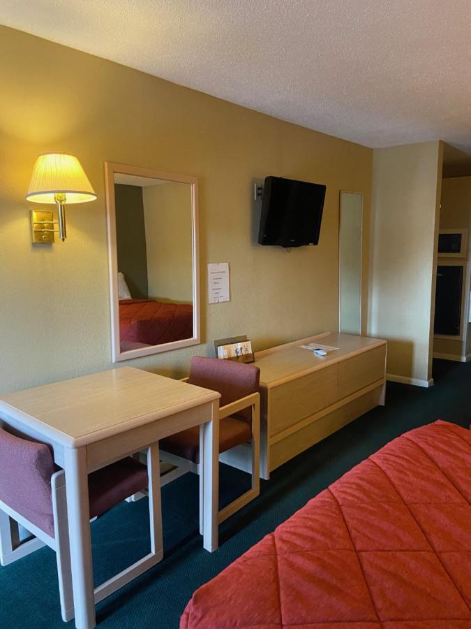 Americas Value Hotel