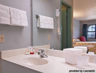 Americas Value Hotel