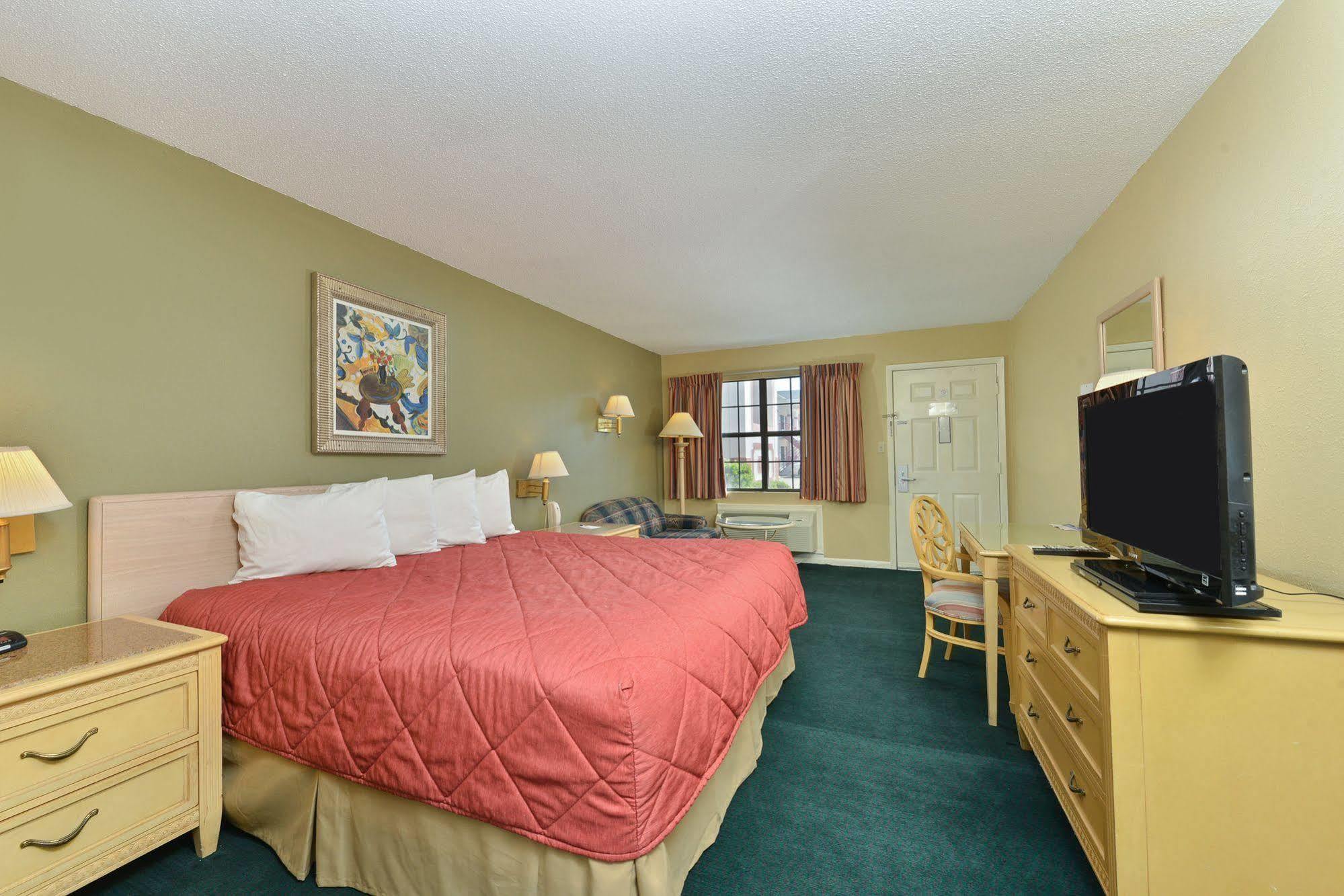 Americas Value Hotel 4*