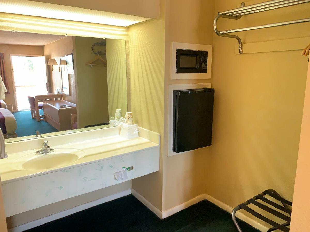 Americas Value Hotel Meridian
